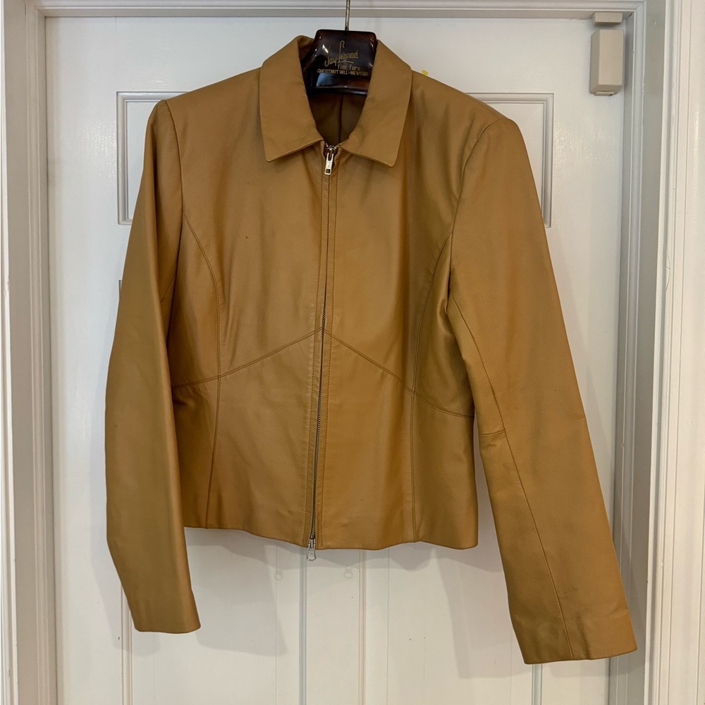 Newport News Easy Style camel color leather jacket with front zipper size 14
